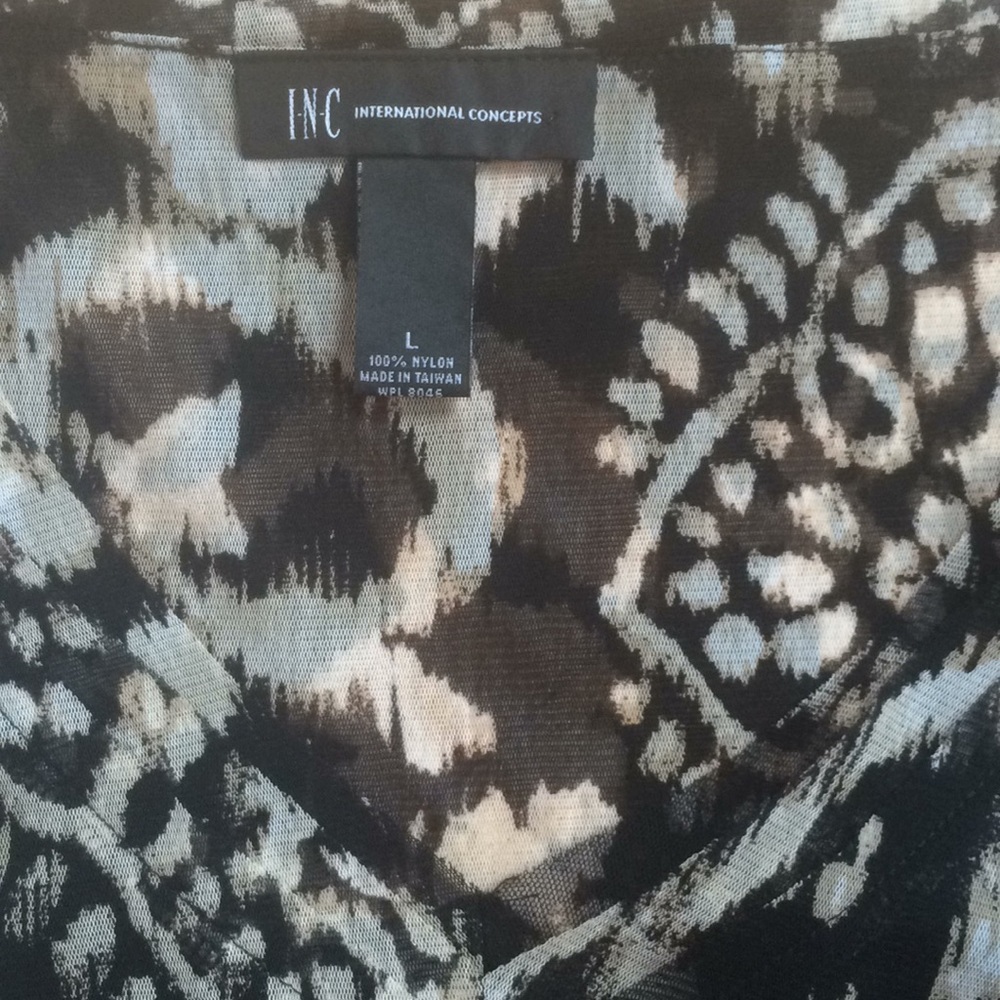INC V-neck fitted top - Picture 5 of 8